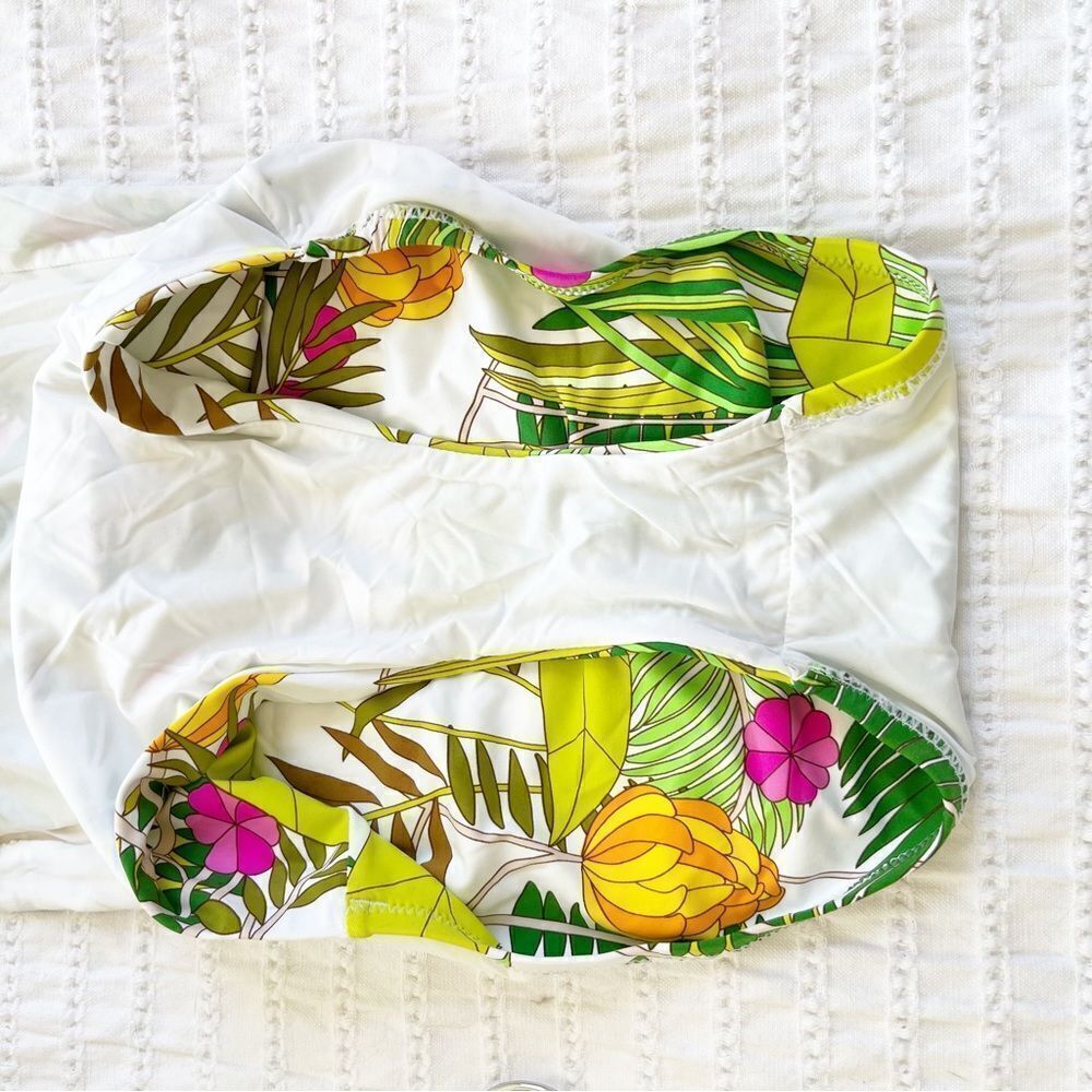 Trina Turk Green‎ Fern Pattern Ruffle Shoulder One Piece Bathing Suit. - Picture 8 of 10